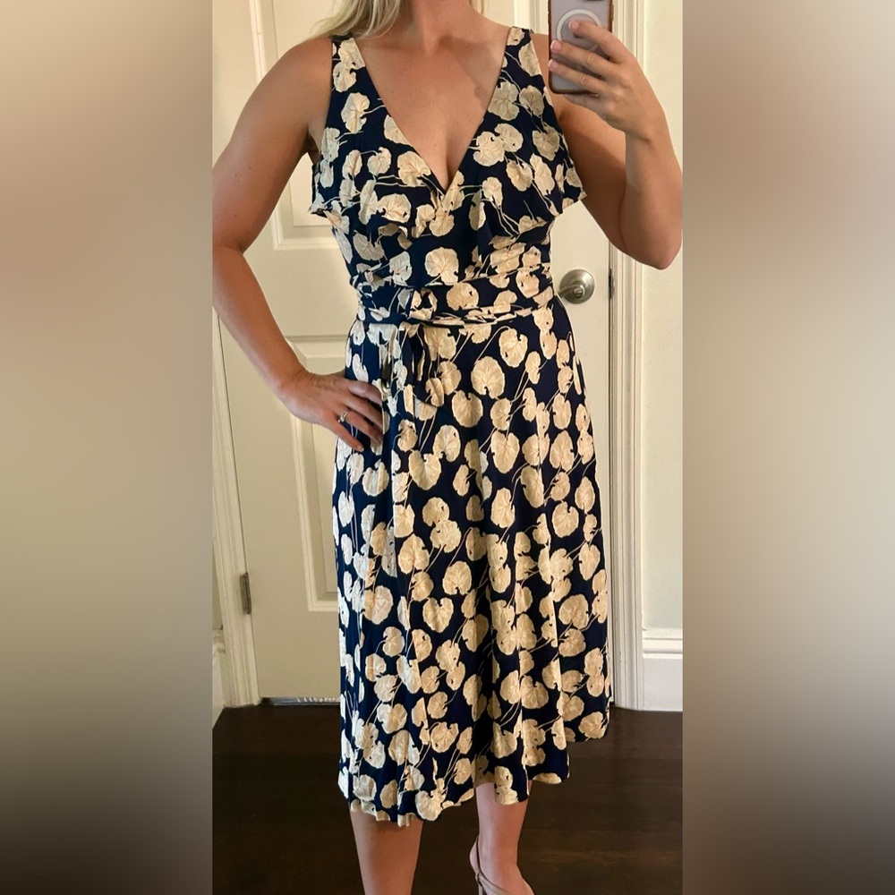 Diane Von Furstenberg Navy and Cream Floral 100% Silk Wrap Dress